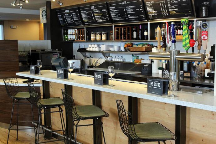 Imagen del bar/restaurante del Hotel Courtyard By Marriott Atlanta Northlake. Foto 3