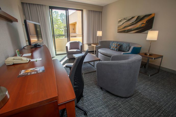 Imagen de la habitación del Hotel Courtyard By Marriott Atlanta Northlake. Foto 7