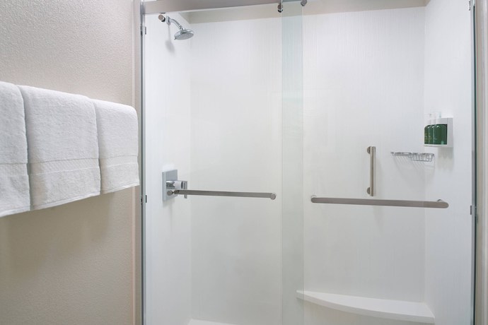 Imagen de la habitación del Hotel Courtyard By Marriott Atlanta Perimeter Center. Foto 6
