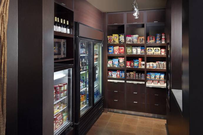 Imagen de los interiores del Hotel Courtyard By Marriott Atlanta Perimeter Center. Foto 17