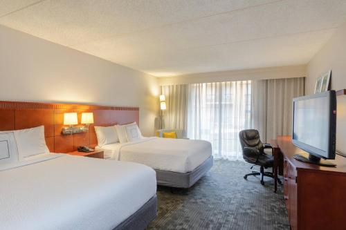Imagen de la habitación del Hotel Courtyard By Marriott Atlanta Windy Hill/ballpark. Foto 16