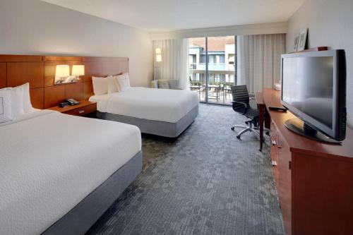 Imagen de la habitación del Hotel Courtyard By Marriott Atlanta Windy Hill/ballpark. Foto 17