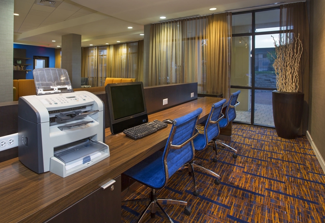 Imagen de los interiores del Hotel Courtyard By Marriott Austin Airport. Foto 10