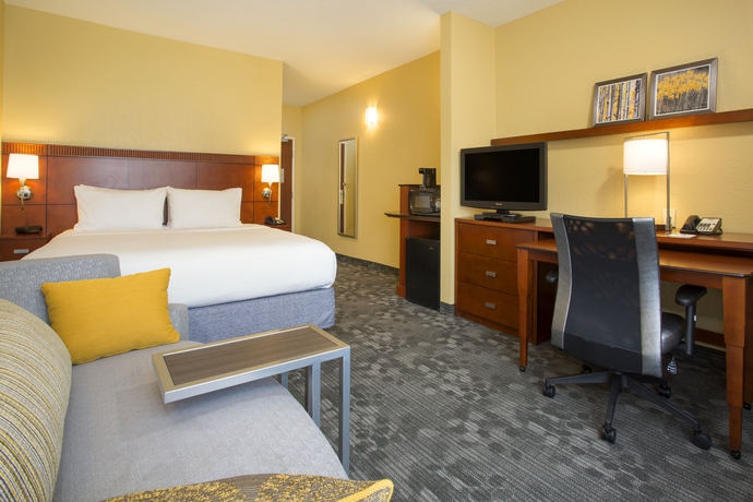 Imagen de la habitación del Hotel Courtyard By Marriott Austin Airport. Foto 8