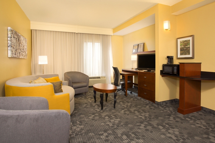 Imagen de los interiores del Hotel Courtyard By Marriott Austin Airport. Foto 12