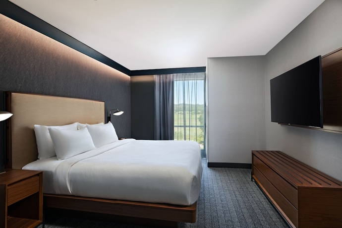 Imagen de la habitación del Hotel Courtyard By Marriott Austin Dripping Springs. Foto 6