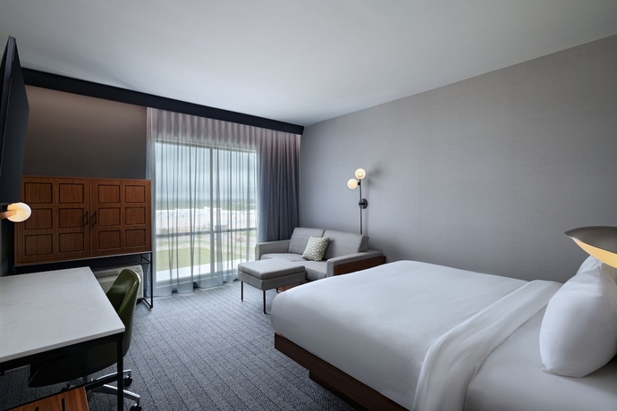 Imagen de la habitación del Hotel Courtyard By Marriott Austin Dripping Springs. Foto 8