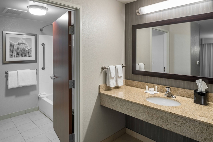 Imagen de la habitación del Hotel Courtyard By Marriott Austin North/parmer Lane. Foto 12
