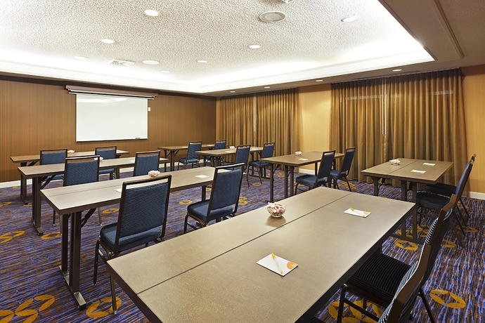 Imagen de los interiores del Hotel Courtyard By Marriott Austin South. Foto 17