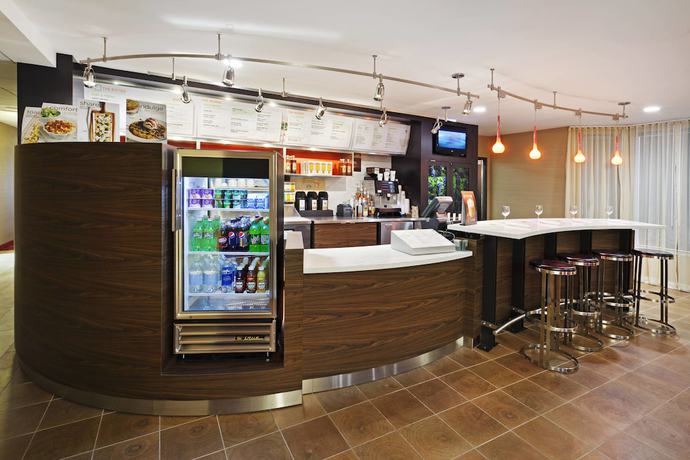Imagen del bar/restaurante del Hotel Courtyard By Marriott Austin The Domain Area. Foto 4