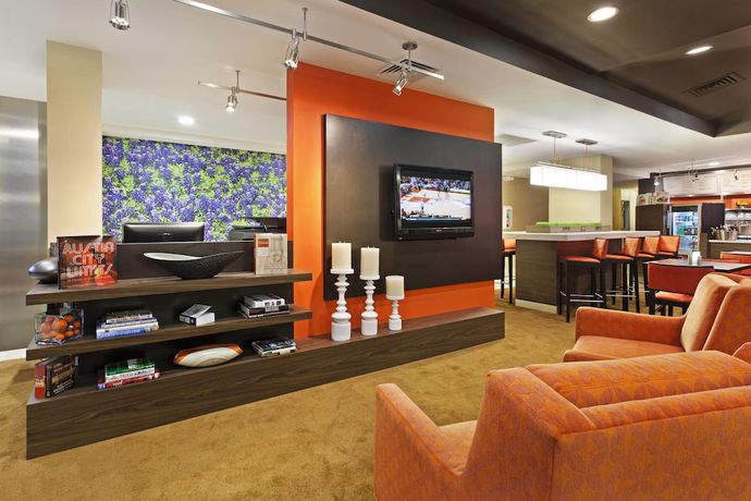 Imagen de los interiores del Hotel Courtyard By Marriott Austin The Domain Area. Foto 16