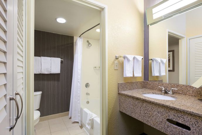 Imagen de la habitación del Hotel Courtyard By Marriott Austin The Domain Area. Foto 11