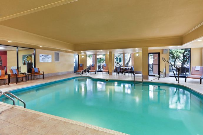 Imagen de la piscina del Hotel Courtyard By Marriott Austin The Domain Area. Foto 20