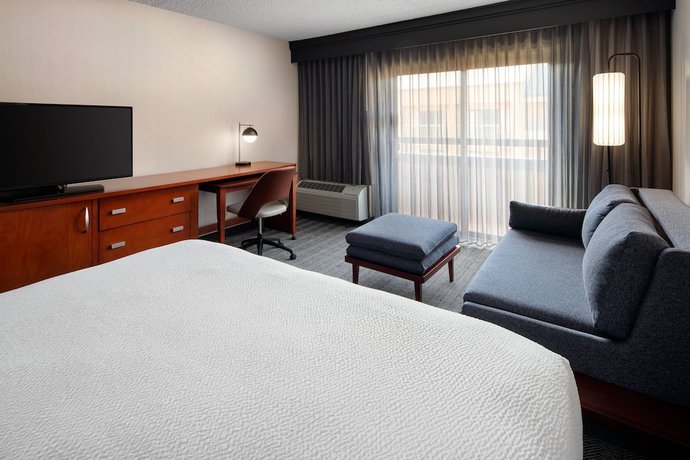 Imagen de la habitación del Hotel Courtyard By Marriott Bakersfield. Foto 2
