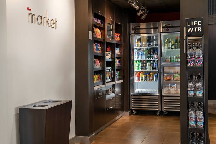 Imagen de los interiores del Hotel Courtyard By Marriott Bakersfield. Foto 16