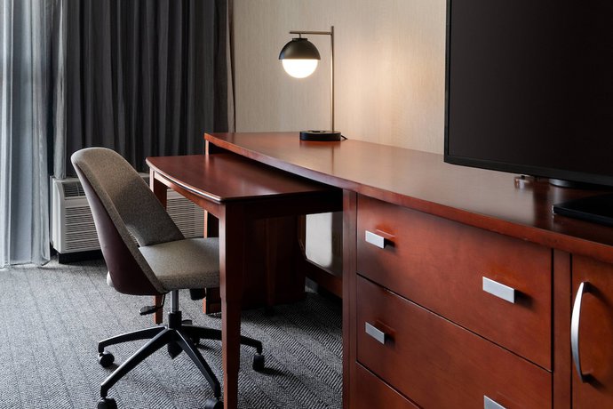 Imagen de la habitación del Hotel Courtyard By Marriott Bakersfield. Foto 4