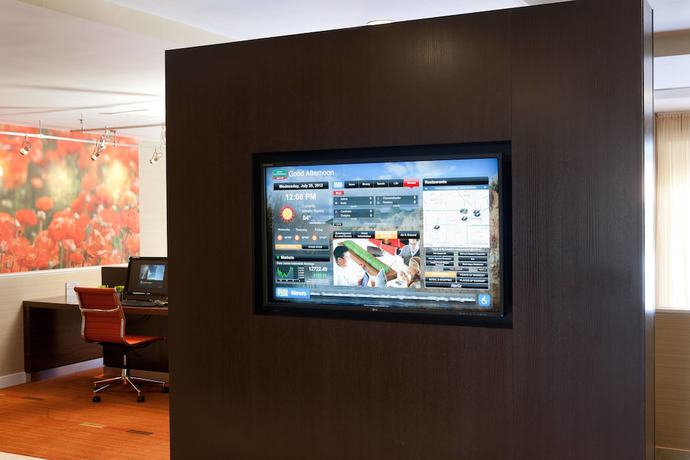 Imagen de los interiores del Hotel Courtyard By Marriott Bakersfield. Foto 17