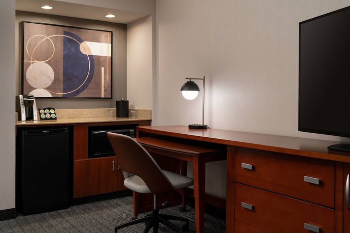 Imagen de la habitación del Hotel Courtyard By Marriott Bakersfield. Foto 13
