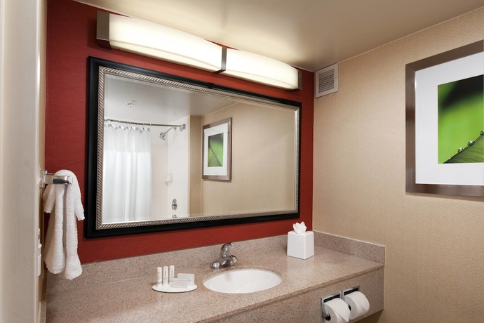 Imagen de la habitación del Hotel Courtyard By Marriott Baldwin Park. Foto 13