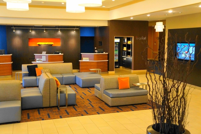 Imagen de los interiores del Hotel Courtyard By Marriott Baldwin Park. Foto 18