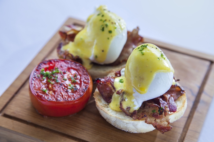 Imagen del bar/restaurante del Hotel Courtyard By Marriott Bali Seminyak Resort - Chse Certified. Foto 5