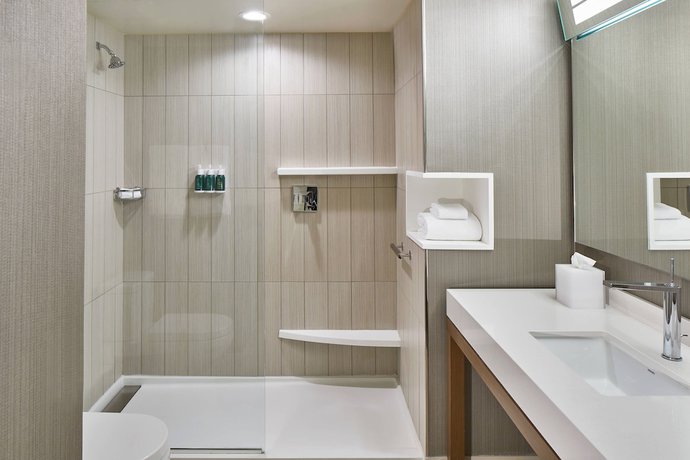Imagen de la habitación del Hotel Courtyard By Marriott Baltimore Downtown/mchenry Row. Foto 15