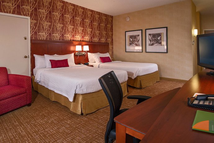 Imagen de la habitación del Hotel Courtyard By Marriott Baltimore Hunt Valley. Foto 4
