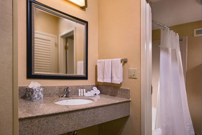 Imagen de la habitación del Hotel Courtyard By Marriott Baltimore Hunt Valley. Foto 10