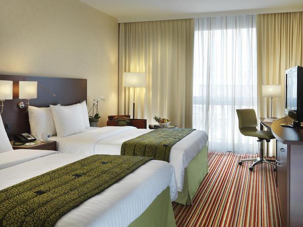 Imagen de la habitación del Hotel Courtyard By Marriott Basel. Foto 5