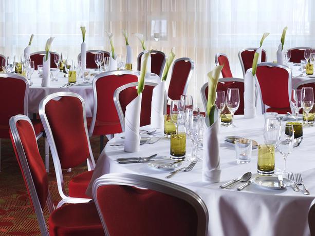 Imagen del bar/restaurante del Hotel Courtyard By Marriott Basel. Foto 3