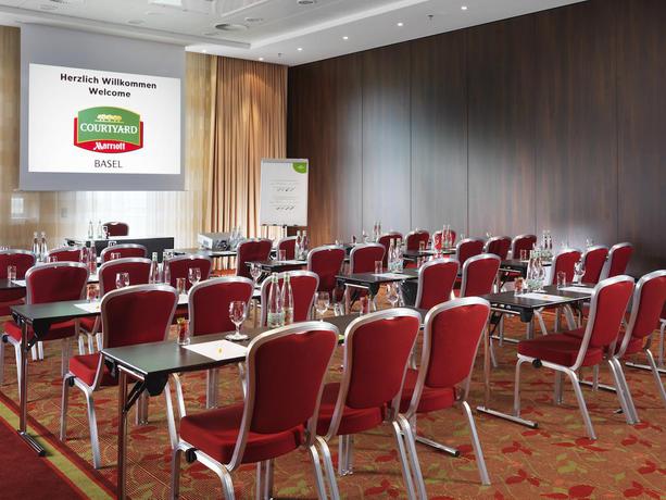 Imagen de los interiores del Hotel Courtyard By Marriott Basel. Foto 12