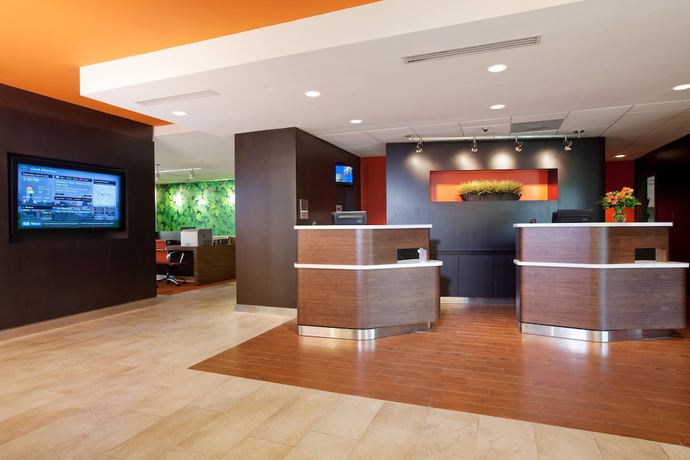 Imagen de los interiores del Hotel Courtyard By Marriott Baton Rouge Acadian Centre/lsu Area. Foto 16