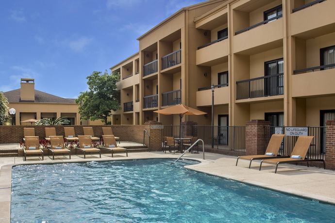 Imagen de la piscina del Hotel Courtyard By Marriott Baton Rouge Acadian Centre/lsu Area. Foto 19