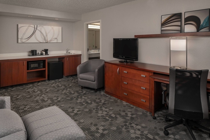 Imagen de la habitación del Hotel Courtyard By Marriott Baton Rouge Siegen Lane. Foto 11