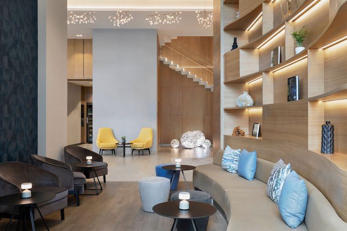 Imagen de los interiores del Hotel Courtyard By Marriott Batumi. Foto 16