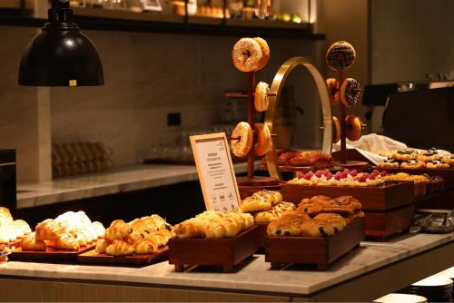 Imagen del bar/restaurante del Hotel Courtyard By Marriott Beijing Changping. Foto 2