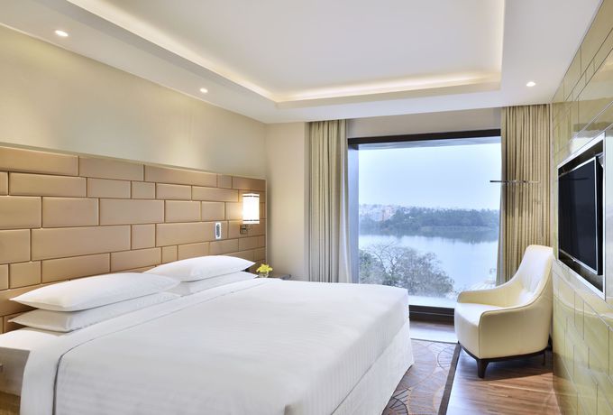 Imagen de la habitación del Hotel Courtyard By Marriott Bengaluru Hebbal. Foto 11