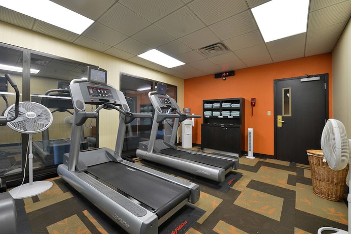 Imagen de los interiores del Hotel Courtyard By Marriott Bentonville. Foto 10