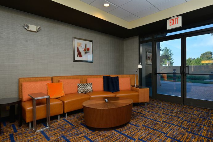Imagen de los interiores del Hotel Courtyard By Marriott Bentonville. Foto 12