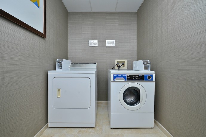 Imagen de los interiores del Hotel Courtyard By Marriott Bentonville. Foto 13