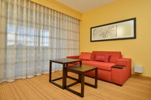Imagen de la habitación del Hotel Courtyard By Marriott Bentonville. Foto 5