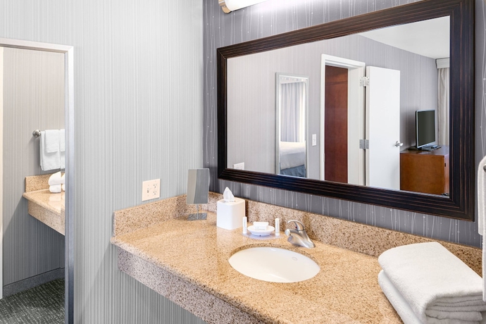 Imagen de la habitación del Hotel Courtyard By Marriott Bethlehem Lehigh Valley/i-78. Foto 13