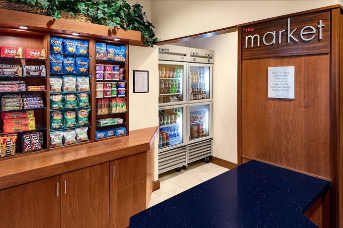 Imagen de los interiores del Hotel Courtyard By Marriott Bethlehem Lehigh Valley/i-78. Foto 19