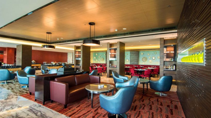 Imagen del bar/restaurante del Hotel Courtyard By Marriott Bilaspur. Foto 3