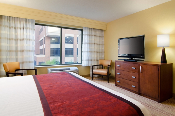 Imagen de la habitación del Hotel Courtyard By Marriott Birmingham Downtown At Uab. Foto 14
