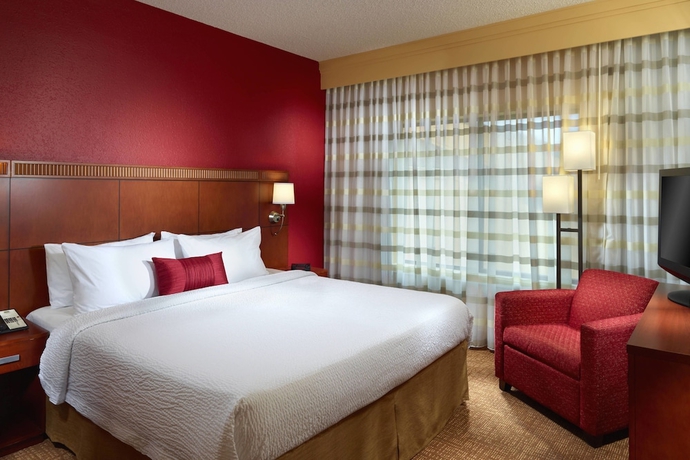 Imagen de la habitación del Hotel Courtyard By Marriott Birmingham Hoover. Foto 7