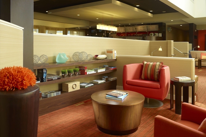 Imagen de los interiores del Hotel Courtyard By Marriott Birmingham Hoover. Foto 17