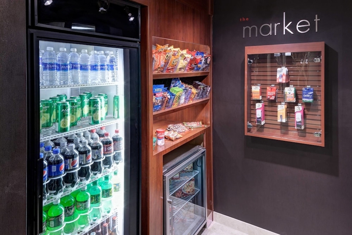 Imagen de los interiores del Hotel Courtyard By Marriott Birmingham Trussville. Foto 17
