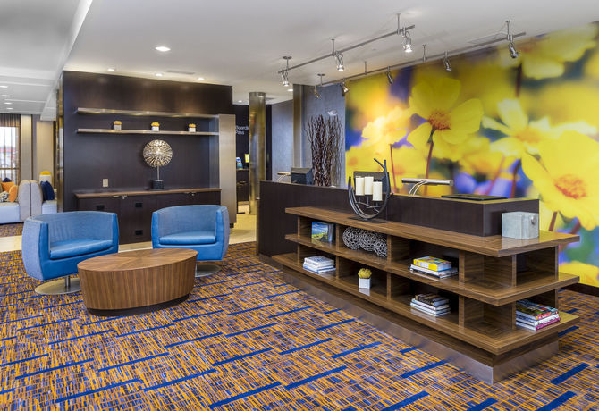 Imagen de los interiores del Hotel Courtyard By Marriott Bismarck North. Foto 13