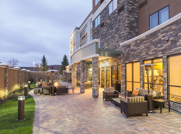 Imagen de la piscina del Hotel Courtyard By Marriott Bismarck North. Foto 16